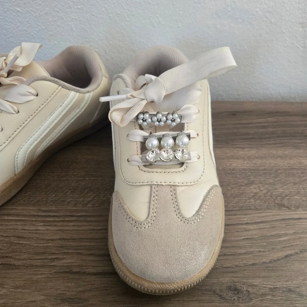Girls Cream‎ Pearl and Rhinestone Embellished Ribbon Lace Sneakers Size 2